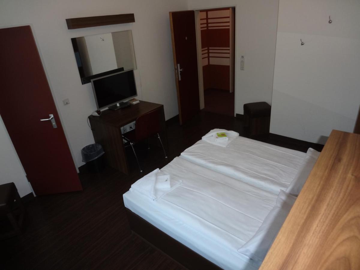 Hotel 103 Берлин Экстерьер фото